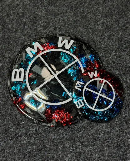 Badge BMW bleue et rouge