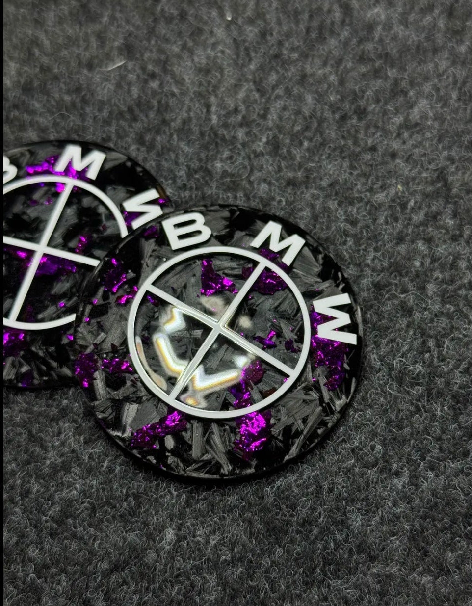 Fibre de carbone violet