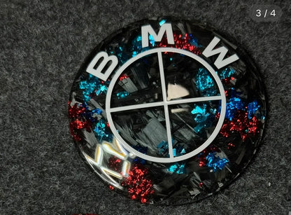 Badge BMW bleue et rouge